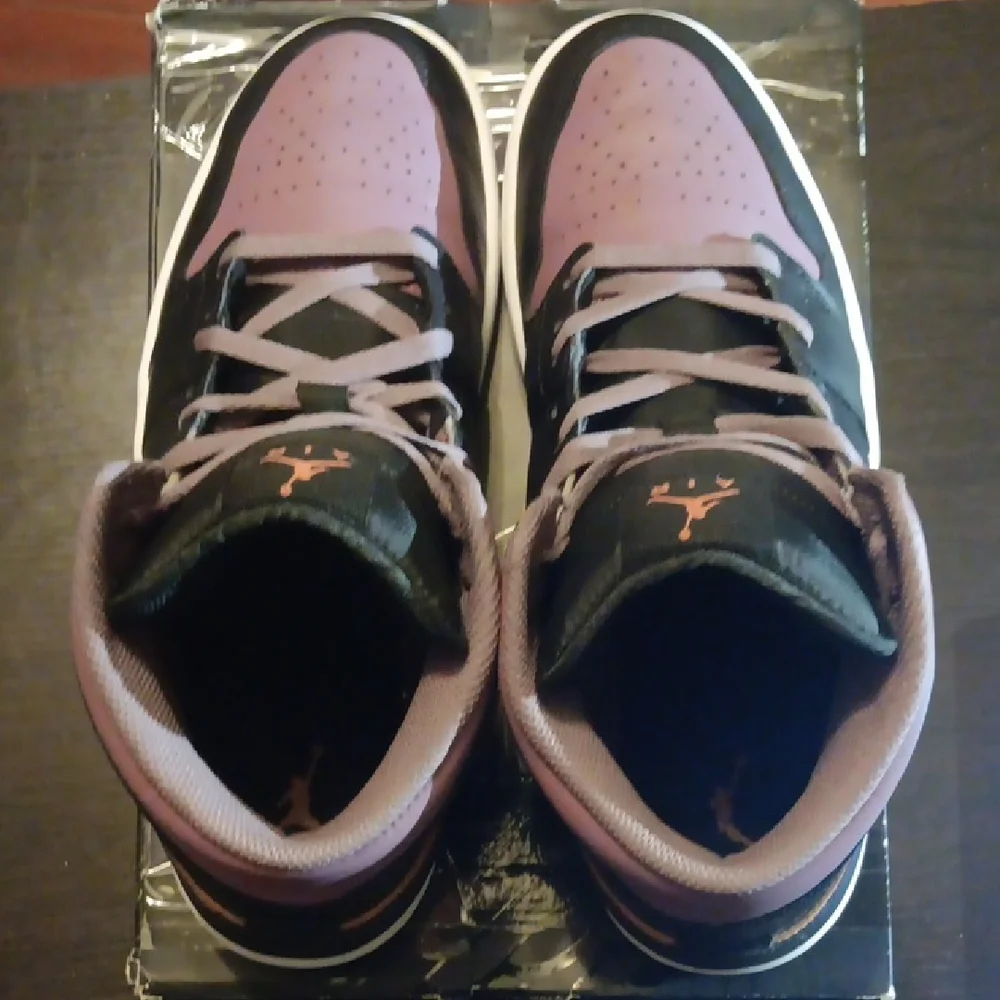 Jordan 1 Mid SE Black Sky J Mauve Mens 11.5 EUC W/OG BOX - Picture 6 of 10